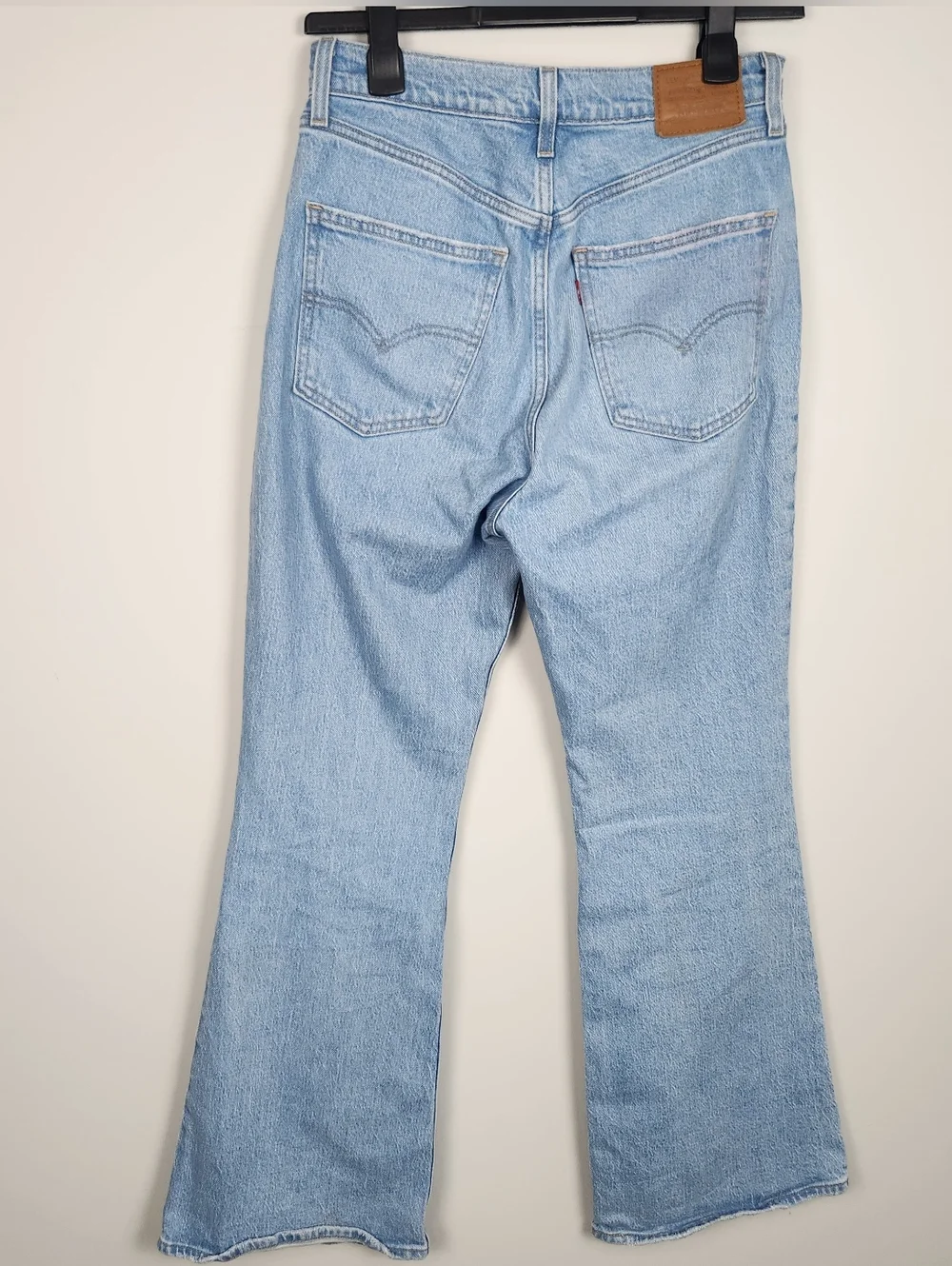Levi's 70s Flare High Waisted Light Wash Denim Jeans Size 28W Fits Medium  Large - Picture 4 of 16
